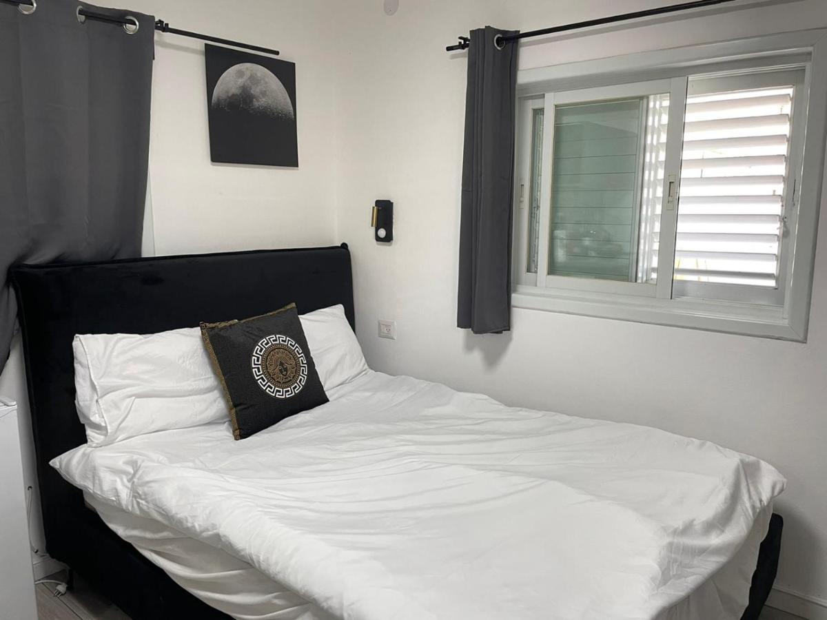 Appartement דירת סטודיו יפיפיה על גג ומרפסת שמש ברחוב הירקון à Tel-Aviv Extérieur photo