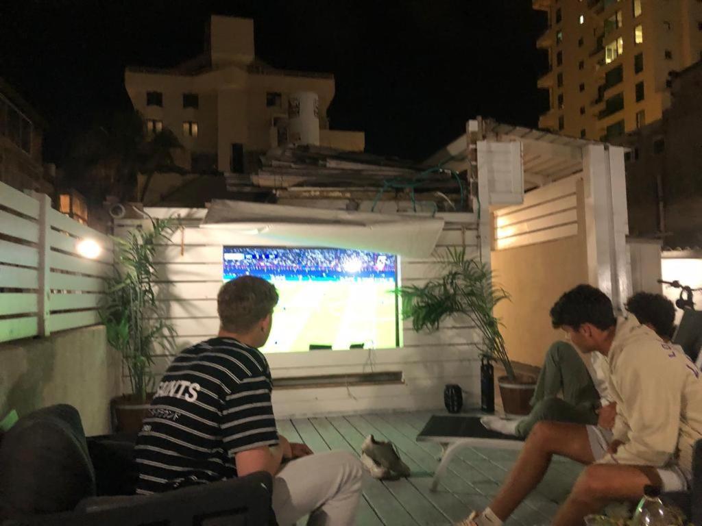 Appartement דירת סטודיו יפיפיה על גג ומרפסת שמש ברחוב הירקון à Tel-Aviv Extérieur photo